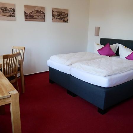 Hotel Garni Brauhof Niederwiesa ภายนอก รูปภาพ