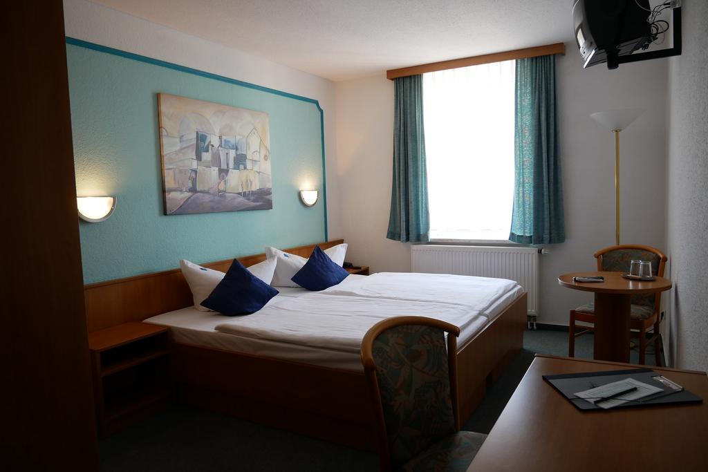 Hotel Garni Brauhof Niederwiesa ภายนอก รูปภาพ