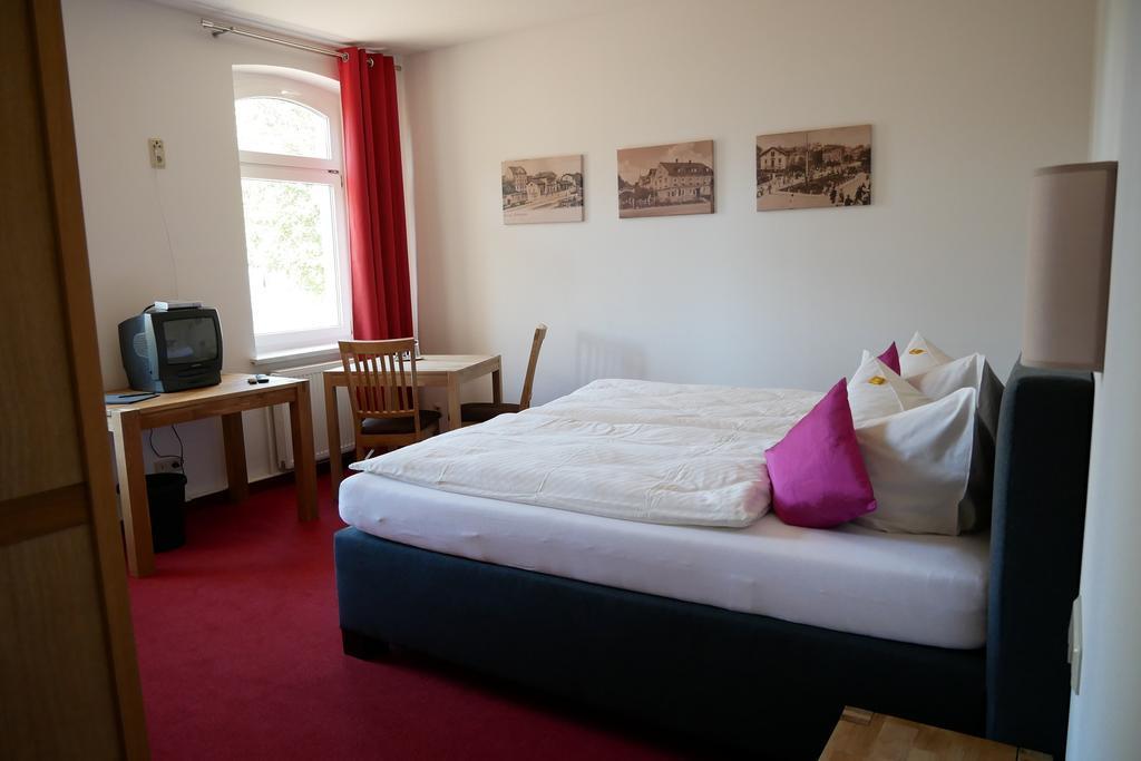 Hotel Garni Brauhof Niederwiesa ภายนอก รูปภาพ